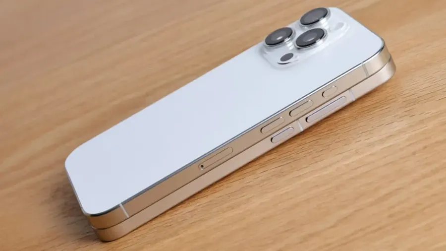 HP iPhone Saling Bunuh, Seri 16 Pro Jadi Tak Laku